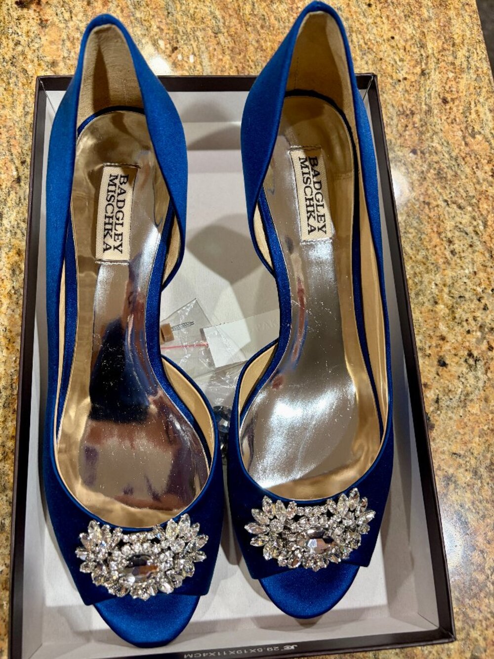 Badgley Mischka MACIE Embellished Peep Toe Shoe Navy Satin W10 EUC Wedding Party